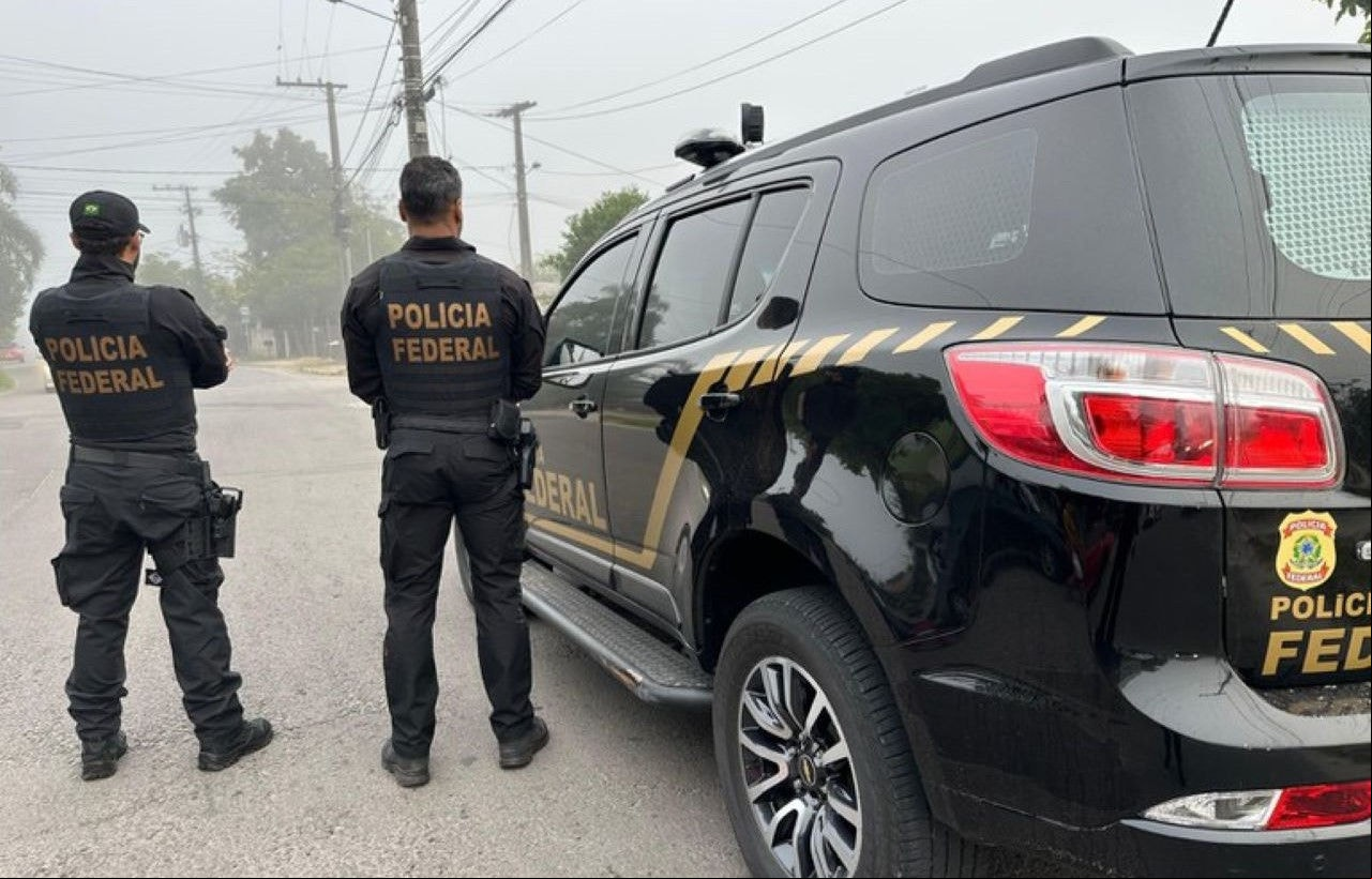 A Polícia Federal cumpre 10 ordens judiciais expedidas pelo juízo eleitoral da comarca de Pouso Alegre, dentro da operação chamada “Marco Zero”