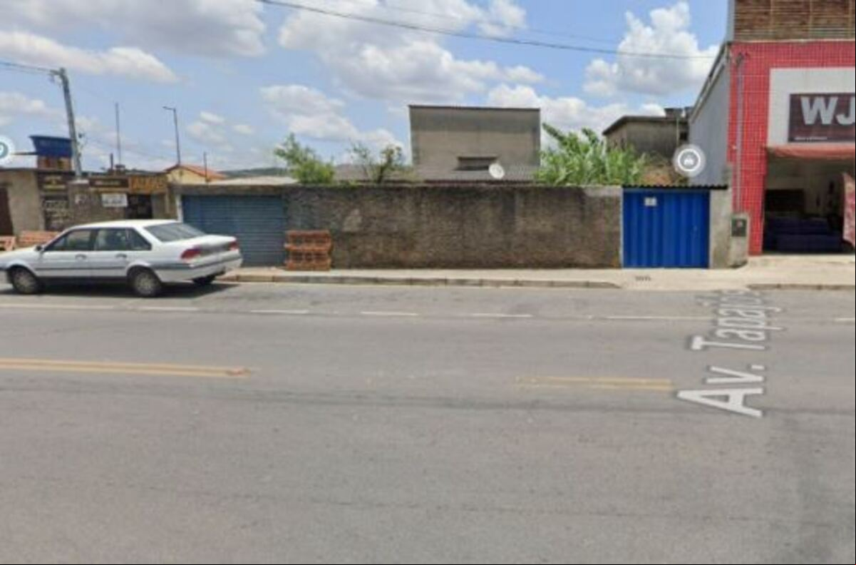 A mulher foi encontrada morta e com sinais de violência; polícia apura o caso