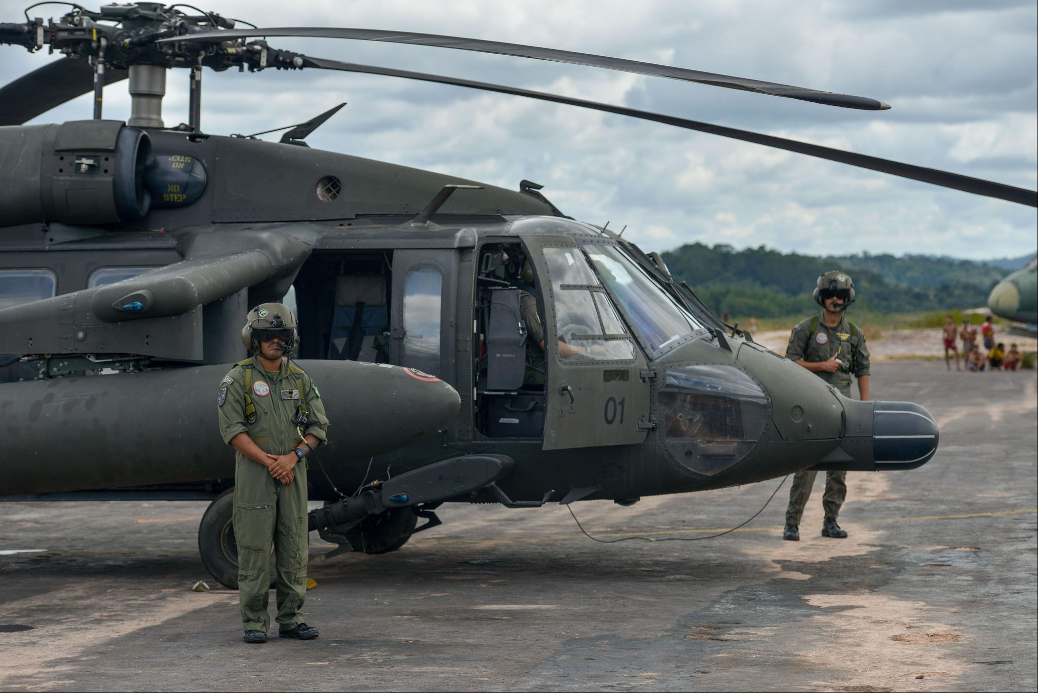 Militares têm atuação humanitária oferecendo atendimento de saúde para população indígena. Fred Magno / O Tempo