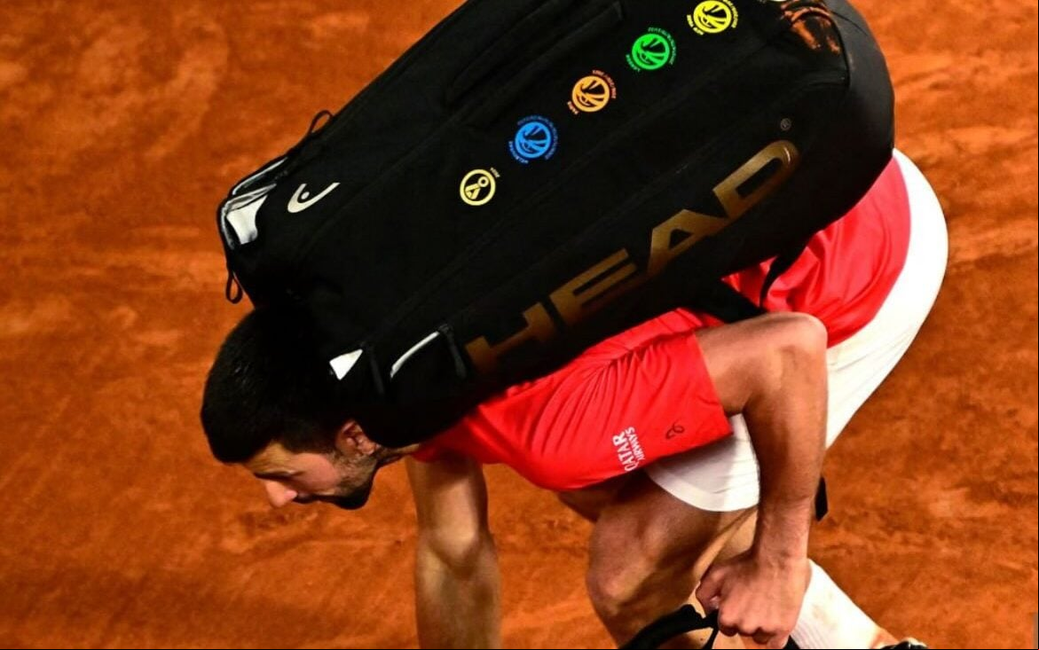Djokovic no fim da partida contra Sinner em Roland Garros (Foto: Reprodução)