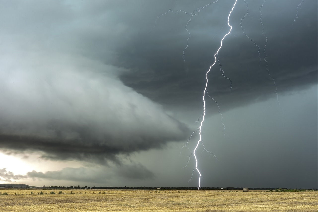 INMET emite alerta amarelo de tempestade com risco de granizo em Adolfo e região até sexta-feira (6)