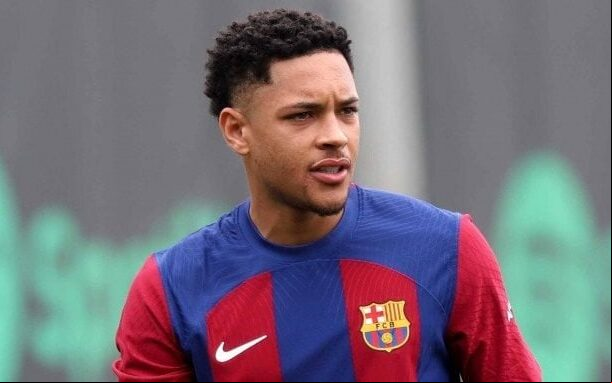 Vitor Roque não repetiu sucesso no Barcelona (Foto: PAU BARRENA / AFP)
