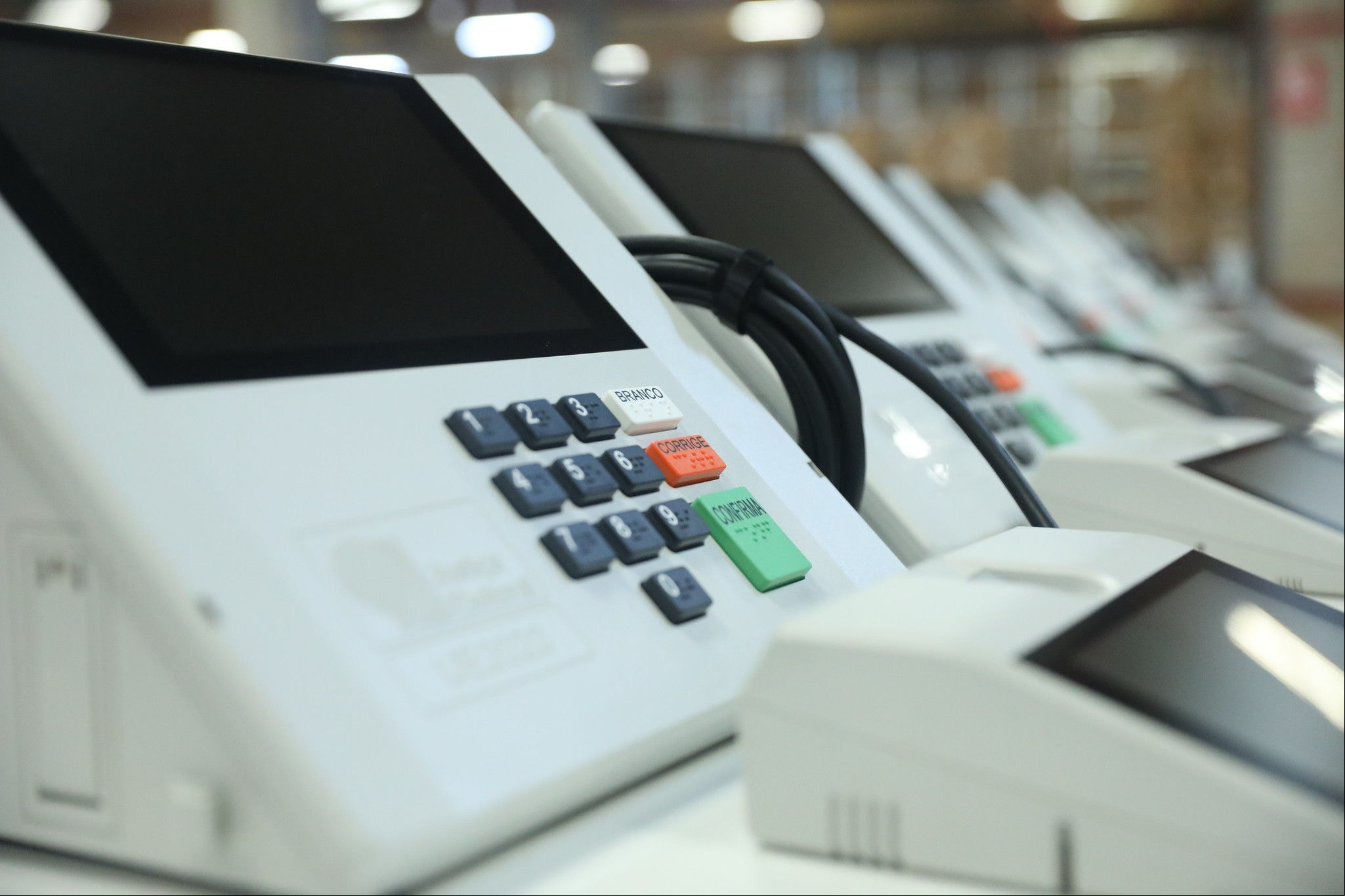 Trinta urnas serão submetidas ao Teste de Integridade. Elas poderão ser indicadas ou sorteadas para os testes. Já no dia das eleições, outras 10 urnas arão pelo Teste de Autenticidade, nas próprias seções eleitorais