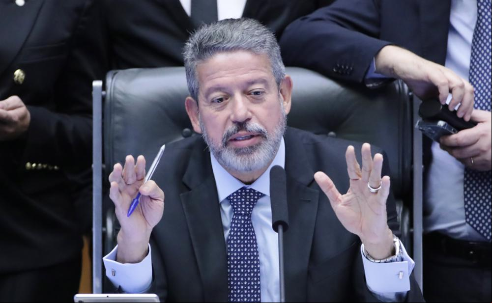 Ao criar uma comissão especial para tratar do assunto, Arthur Lira (PP-AL) impõe um novo ritmo ao projeto, que praticamente retorna à fase inicial de tramitação.