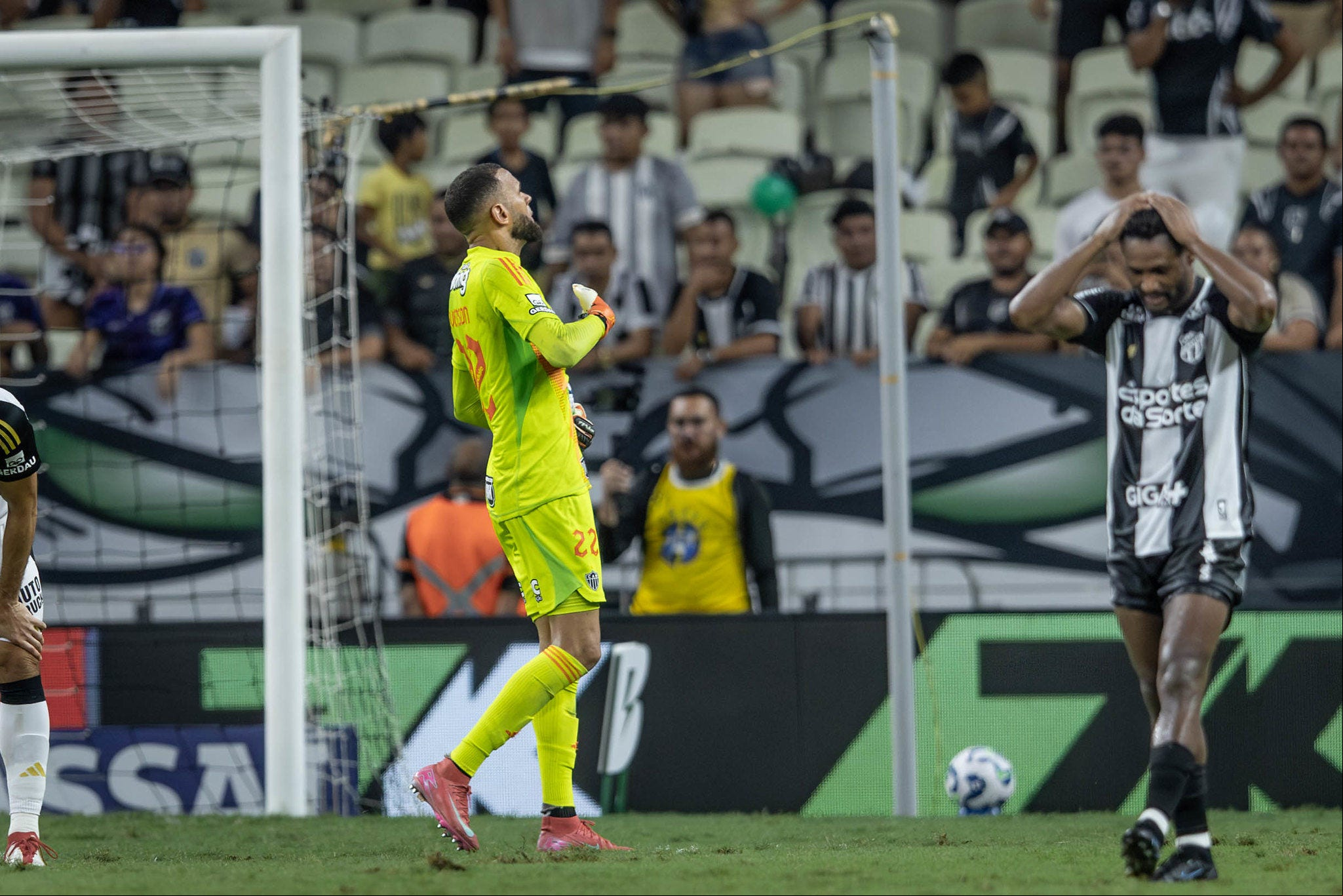 Everson não sofre gols há 3 jogos no Brasileirão