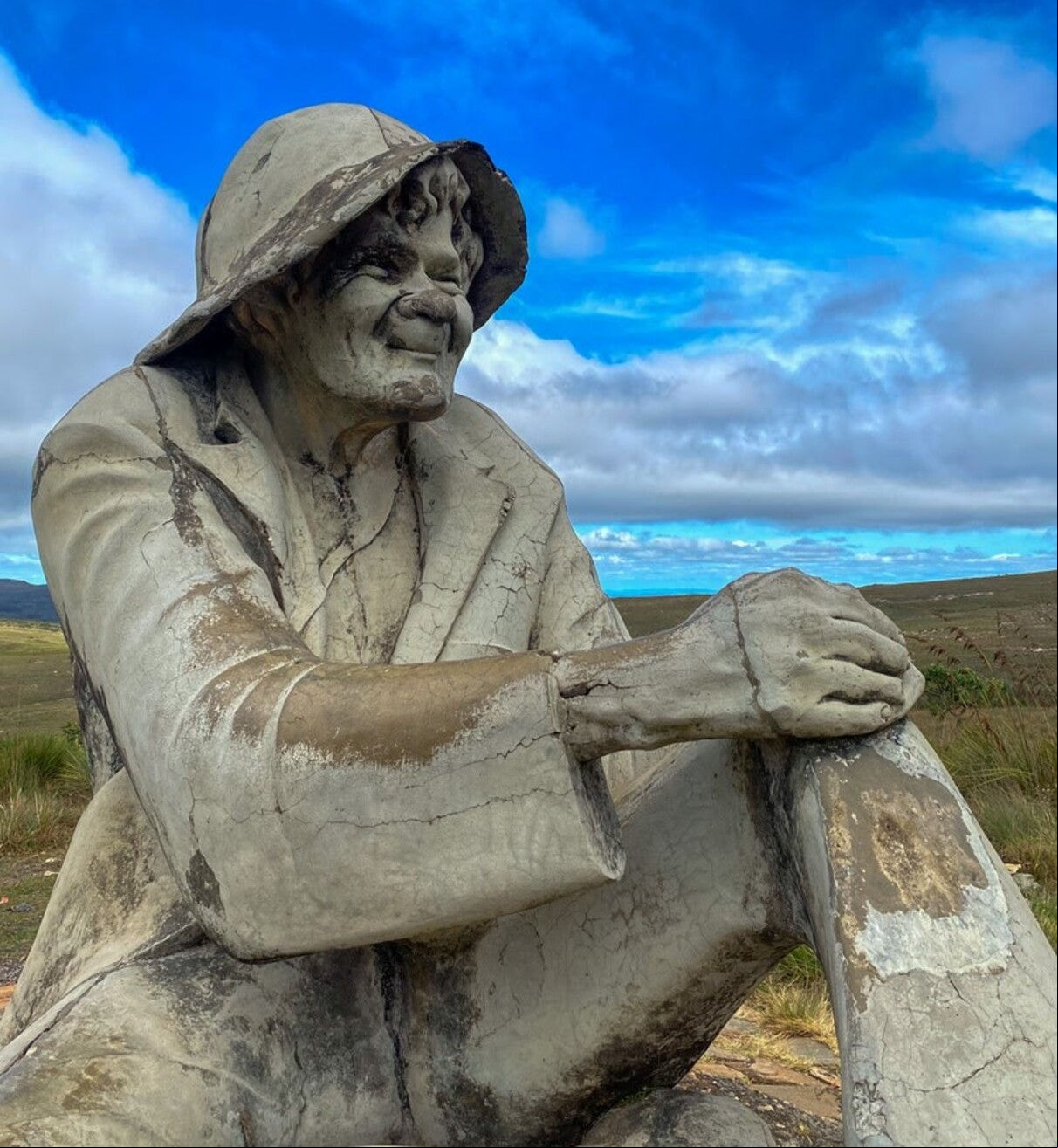 A estátua do Juquinha é uma homenagem a um andarilho que viveu na serra do Cipó, conhecido por sua simpatia e ligação com a natureza