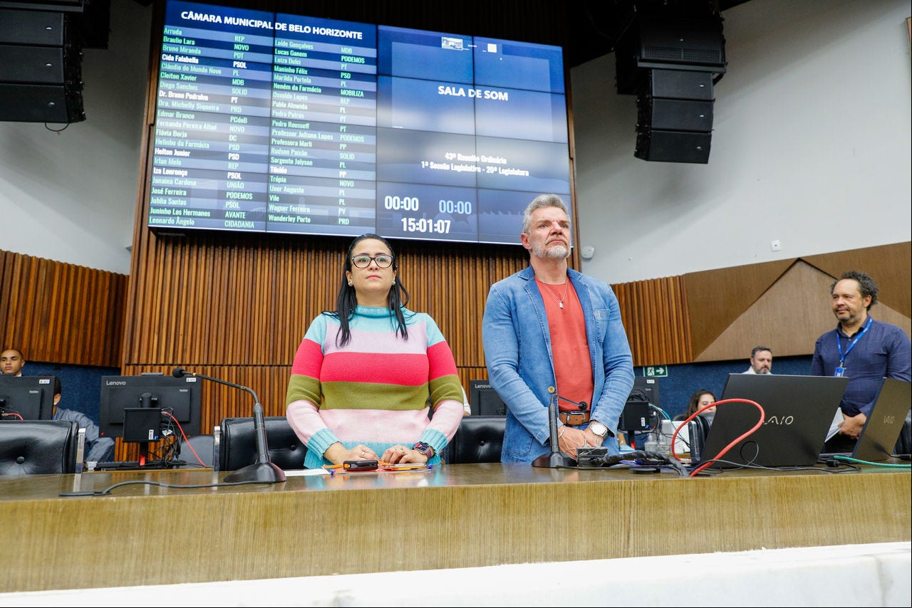 Vereadores Juliano Lopes e Michelly Siqueira na Câmara Municipal
