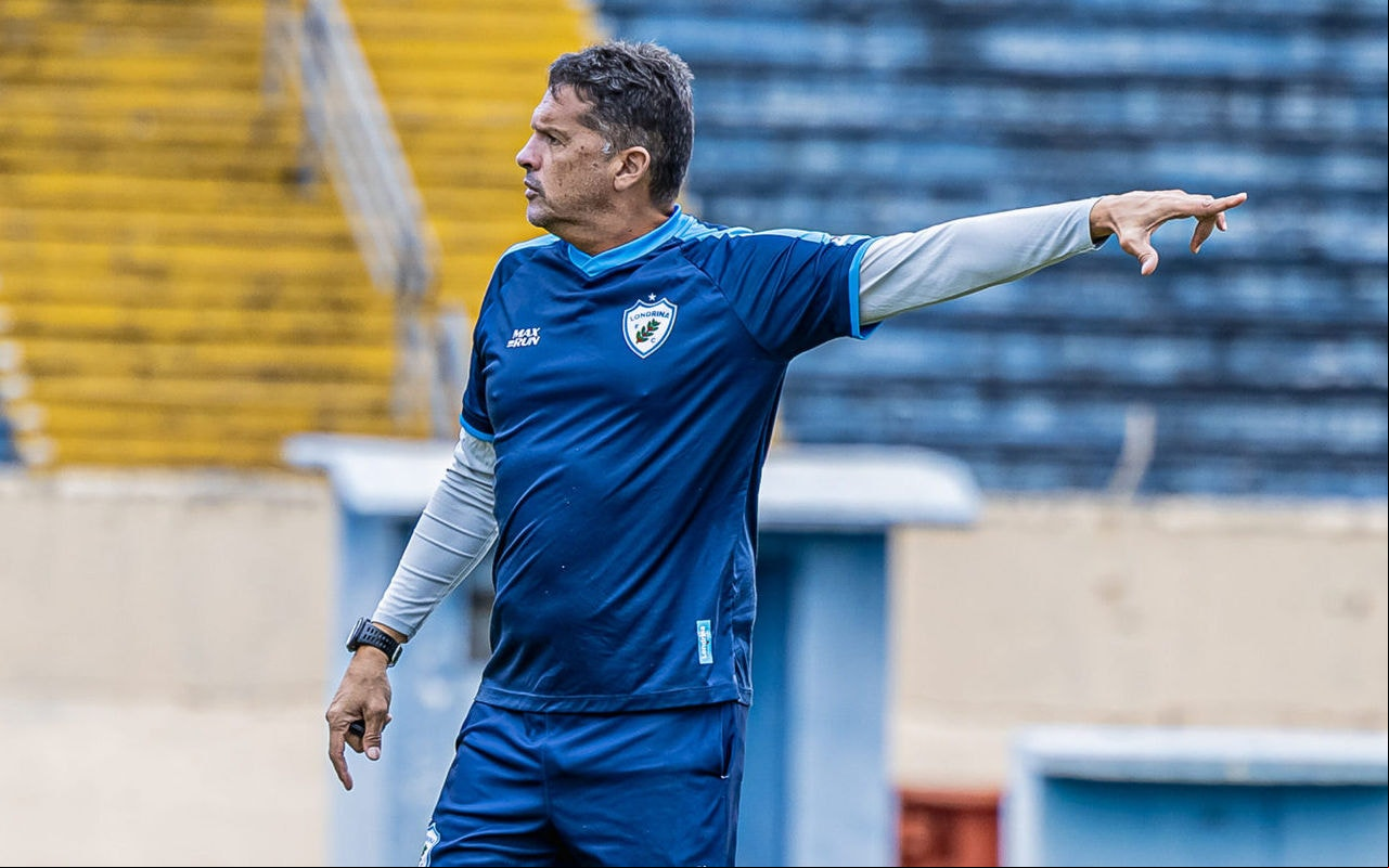 Novo técnico do Paysandu, Claudinei Oliveira ficou pouco mais de um ano no Londrina. Foto: Rafael Martins/Londrina