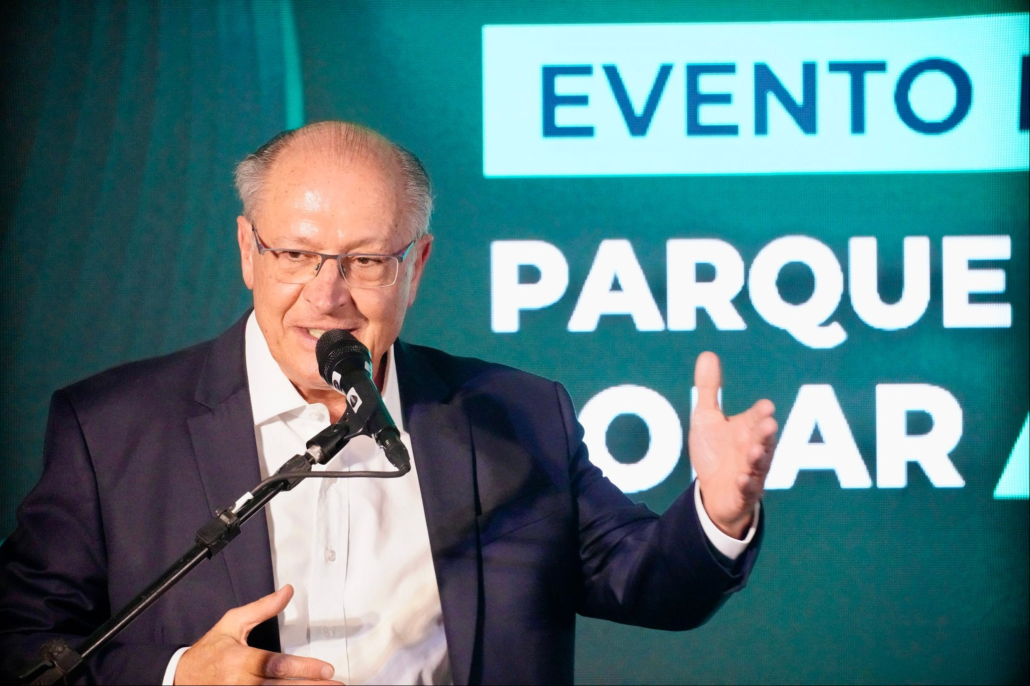 Presidente em exercício, Geraldo Alckmin, esteve em Arinos (MG) e comentou sobre o aumento nas tarifas de importação do aço pelo presidente dos EUA, Donald Trump