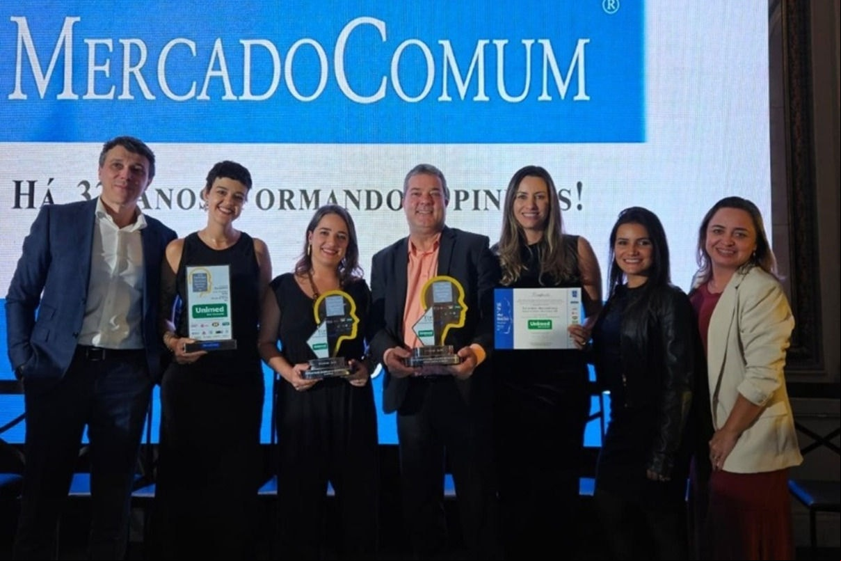 Equipes de Comercial e Marketing da Unimed-BH celebram mais um reconhecimento no Prêmio Top of Mind